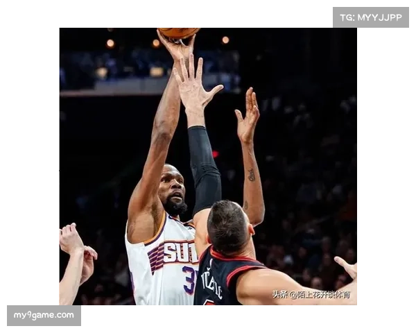 布克主导比赛,太阳此役大胜对手重振士气 布克主导比赛,太阳此役大胜对手重振士气